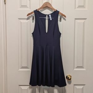 EUC Aritzia navy v-neck skater dress